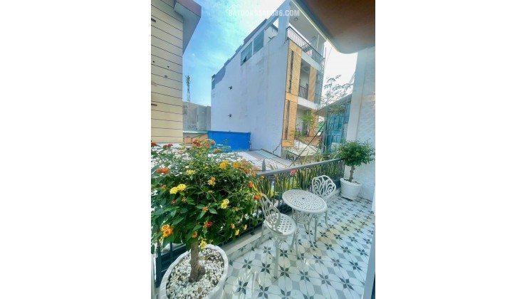 Bán nhà gần Nguyễn Thị Thập, hẻm XH, ngang 6m, 72m2, 3 tầng, giá 4,5 tỷ