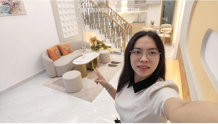 Nhà full nội thất ngay ngã tư bốn xã, 52m2 xe hơi đổ cửa chỉ 5Đ hơn
