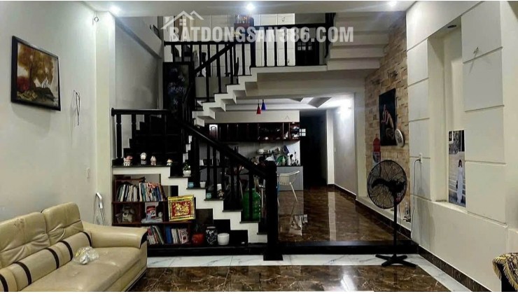Bán nhà 3 tầng 3 mê đường Xuân Thiều 10 - Gần biển thoáng mát