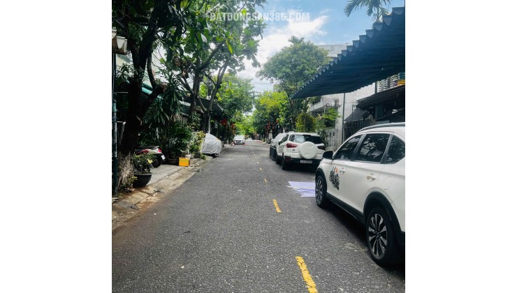 Bán nhà C4 đường Nguyễn Giản Thanh - Vị trí đẹp