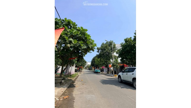 Bán đất đường Nguyễ Thành Long  - gần chung cư ORI GARDEN
