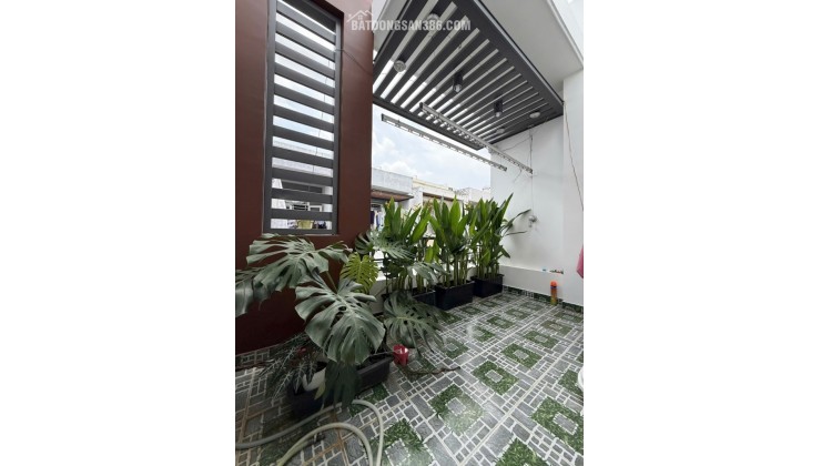 Bán nhà 3 tầng, 56m2,  Quốc lộ 13, Hiệp Bình Phước, Thủ Đức, TP HCM. Giá 7,28  tỷ, Sổ hồng riêng.