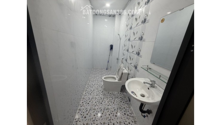 Bán nhà 3 tầng, 64m2 hẻm Đặng Văn Bi, Trường Thọ, Thủ Đức, TP HCM, SHR. Giá 7.48 tỷ.