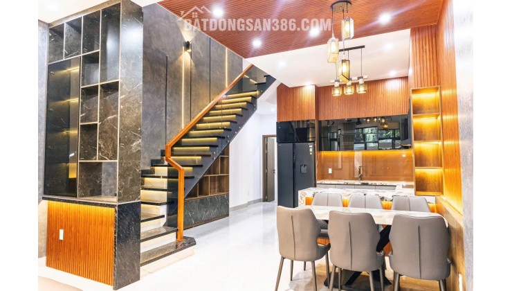 Nhà 3 tầng 3 mê khu đô thị sinh thái Hoà Xuân đường Trần Kim Xuyến