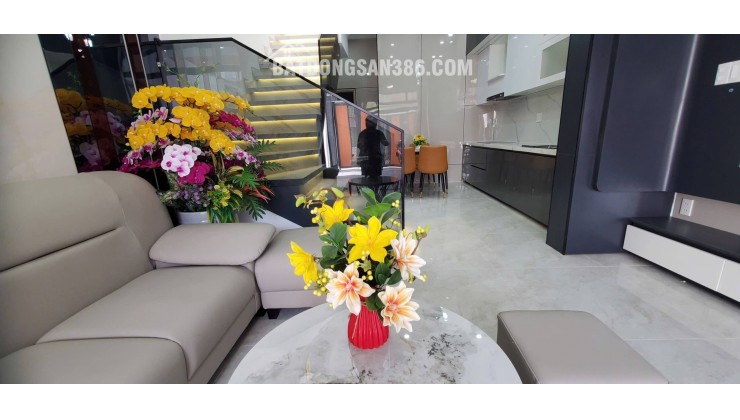 Nhà 2 tầng kiệt ô tô Nguyễn Công Hoan - Ô TÔ ngủ trong nhà