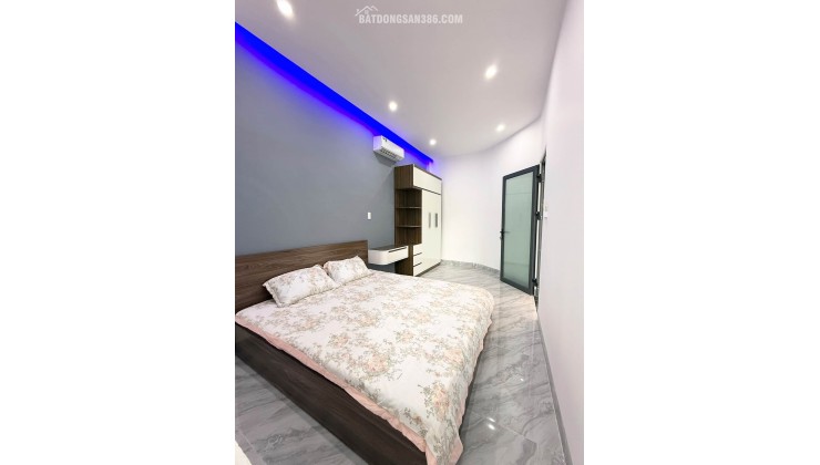 Bán ngôi nhà 2 tầng đúc kiệt Ô TÔ K546 Tôn Đản