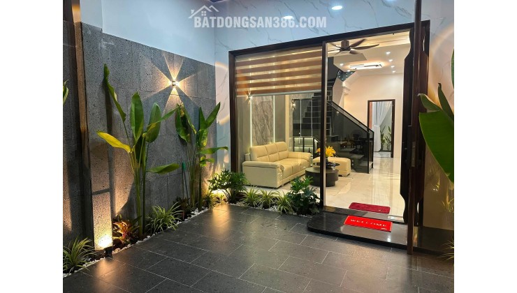 Chào bán căn nhà 3 tầng 3 mê ngay phố chợ Hoà Khanh
