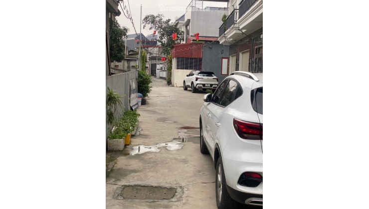 BÁN 3 TẦNG - NGÕ Ô TÔ ĐỖ CỬA - 3 NGỦ KHÉP KÍN - 2,35đ