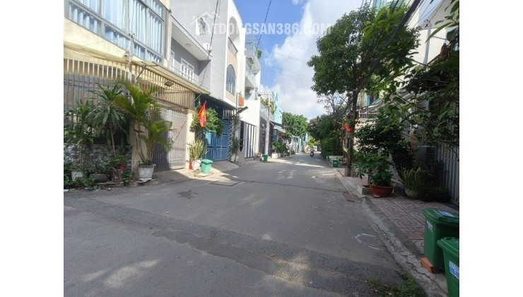 Bán nhà 3 tầng Gò Cát, Phú Hữu, Q9, Thủ Đức, TP HCM. DT 56m2, sổ hồng riêng. Giá 6,97 tỷ.