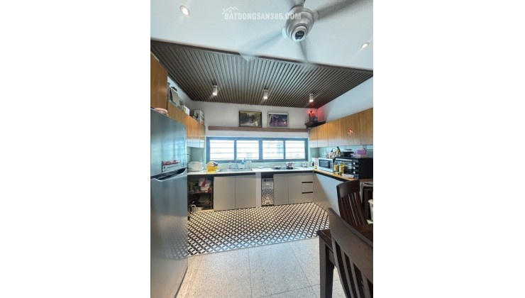 Bán nhà đường số 4, Trường Thọ, Thủ Đức, TP HCM. DT 98m2, 4 tầng, sổ hồng riêng. Giá 8,78 tỷ