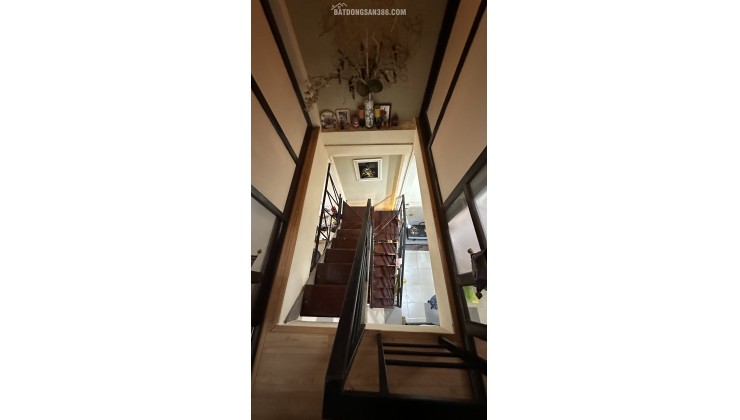 Cần bán căn nhà nhỏ xinh đường Điện Biên Phủ, phường Bàn Cờ, (khu vực Quận 3 cũ) TP.HCM. Vị trí trung tâm, thuận tiện di chuyển