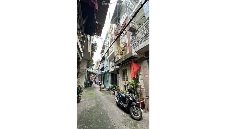 Cần bán căn nhà nhỏ xinh đường Điện Biên Phủ, phường Bàn Cờ, (khu vực Quận 3 cũ) TP.HCM. Vị trí trung tâm, thuận tiện di chuyển