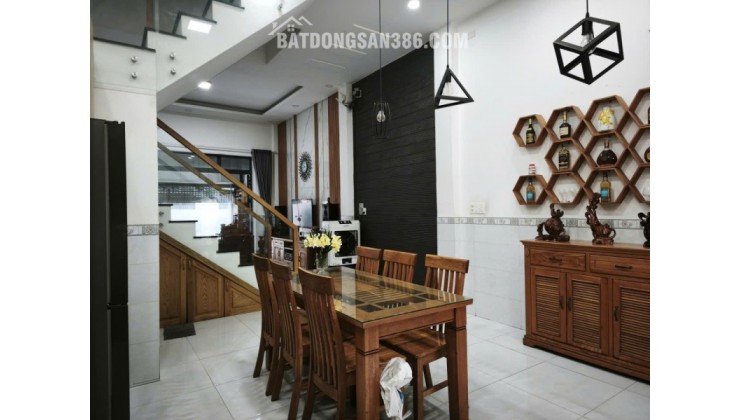 Bán nhà 3 tầng đường Số 11, Linh Xuân, Thủ Đức, TP HCM. DT 65m2, giá 6,88  tỷ, sổ hồng riêng.