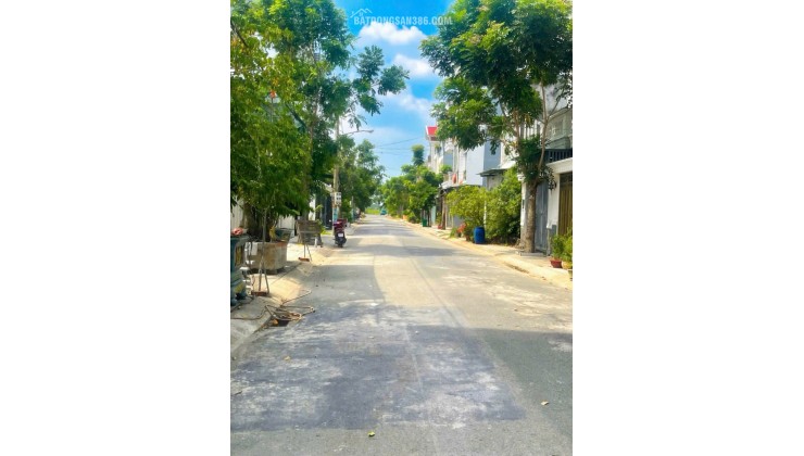 BÁN ĐẤT ĐỨC HOÀ TỈNH TÂY NINH - DT 93,6 M2 - SHR - 2TỶ050TR. LH:0903974577