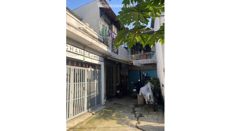 BÁN NHÀ HẺM 4M (BÊN HÔNG ĐẦM SEN) 38M2 (1 TRỆT 1 LẦU) 4.3TỶ. LH:0913900555.