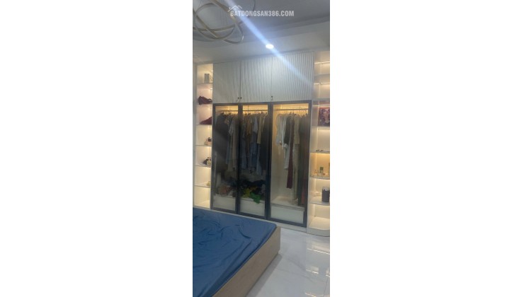 CHÍNH CHỦ. cần bán nhà 1 lầu .1 trệt. với đầy đủ công năng. đối diện khu du lịch đại nam. Ngay phường tân định. TP. HCM.