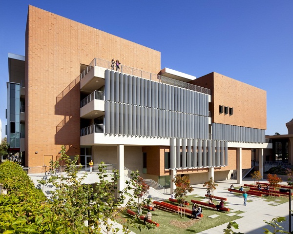 Khám phá trung tâm nghệ thuật Irvine với nhiều sân thượng