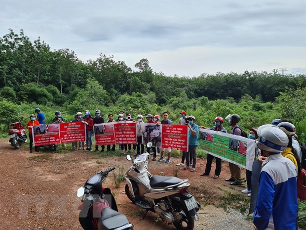 Nhiều người dân tố và đòi lại tiền khi mua đất dự án bất động sản ở Bình Dương