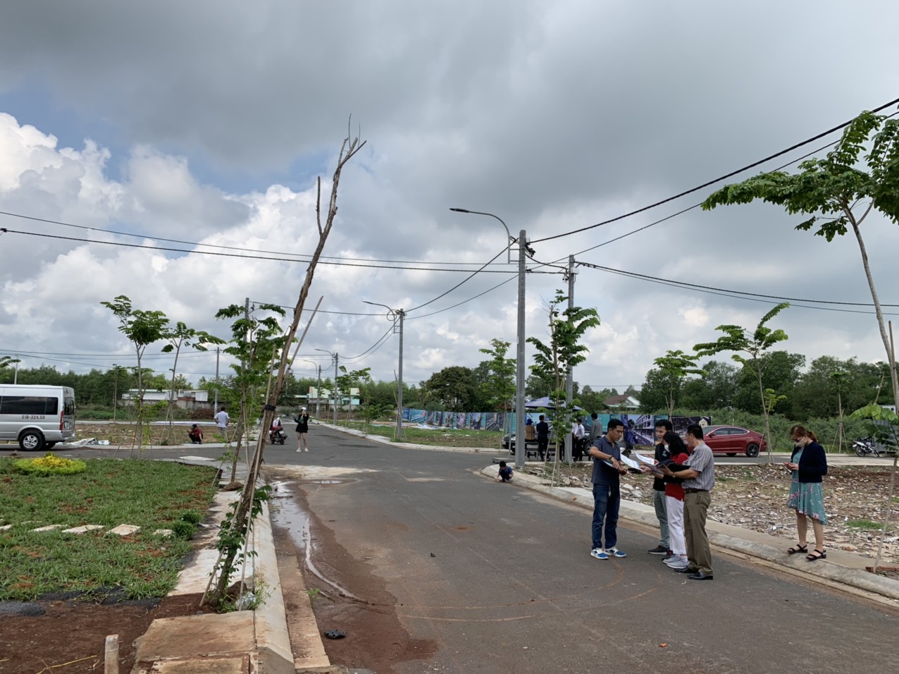 Nhà đất giá rẻ có thực sự an toàn và có nên đầu tư hay không