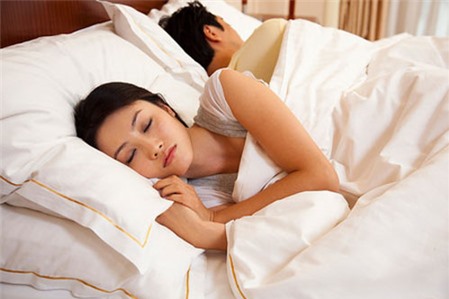 Đặt hướng giường ngủ theo phong thủy để gắn kết vợ chng