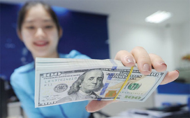 Tỷ giá USD chợ đen tăng mạnh, nguy cơ chảy USD ra thị trường tự do