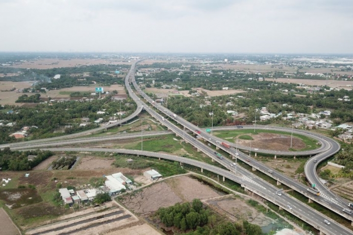 Long An xây mới hơn 16.000 nhà thương mại trong năm 2022