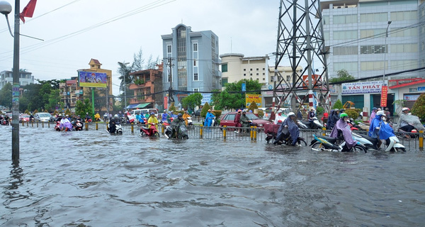 Có nên mua nhà vào mùa mưa không