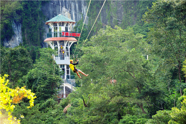 Quảng Bình xây dựng hệ thống zipline đa phương thức dài nhất thế giới