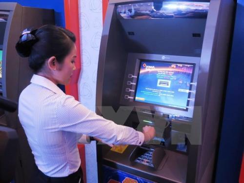 Những nguyên tắc vàng để giao dịch an toàn tại máy ATM