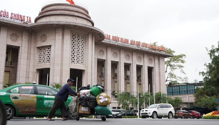 Nhiều ngân hàng sắp "lên ghế nóng" trước cổ đông