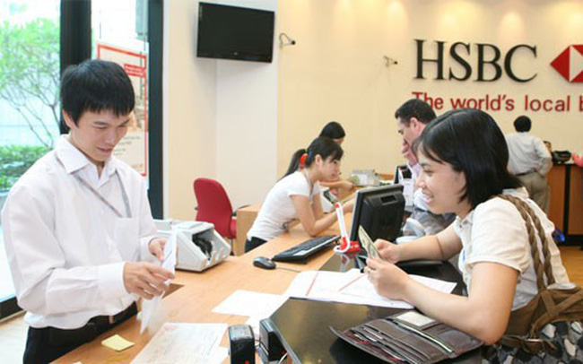 Khách hàng "choáng" vì lãi suất thẻ tín dụng quá hạn như tín dụng đen, HSBC nói gì