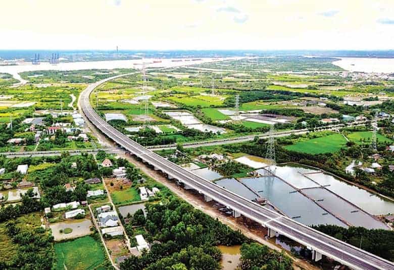 cao-toc-ben-luc-long-thanh-doan-di-ngang-qua-can-gio-min.jpg