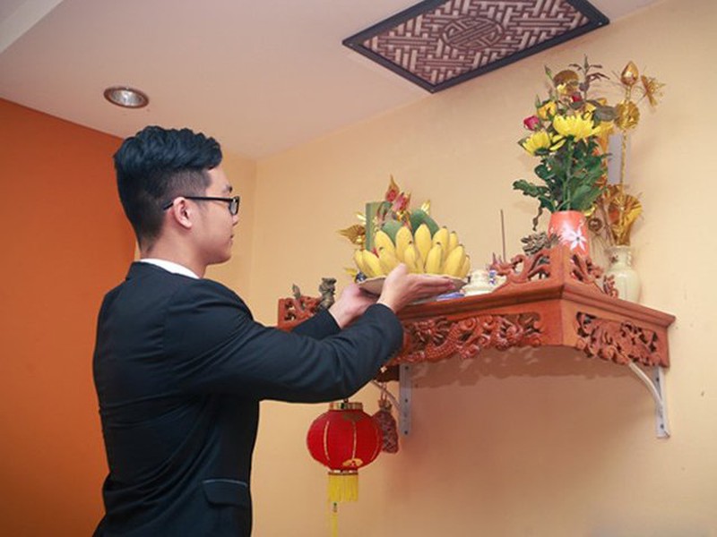 cuoi-nam-lau-ban-tho-cho-dung-nuoc-la.jpg