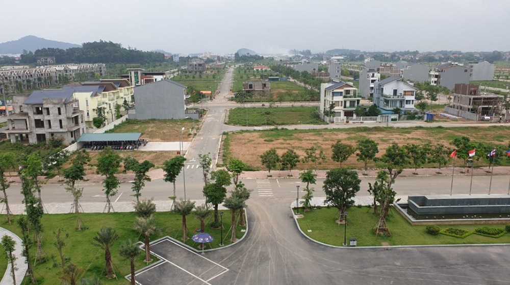 ha-noi-thi-nhau-thoi-gia-dat-nen-1.jpg